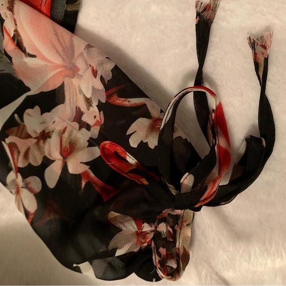 Brand: Le Chateau Size: XS - Picture 2 of 3